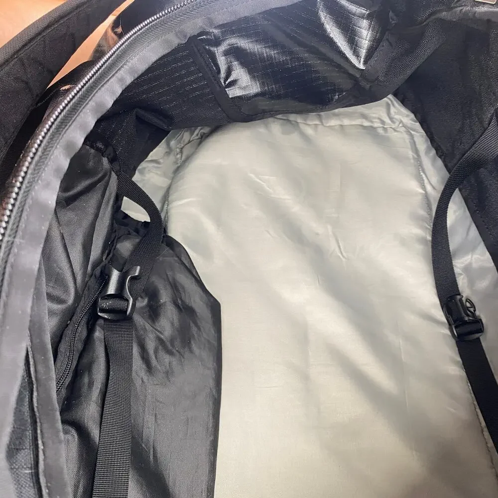 Patagonia Black Hole duffel bag backpack suitcase gym travel 60L liters